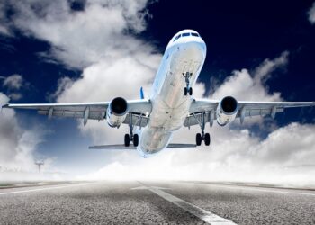 La Mesa del Turismo condena la subida de tarifas aeroportuarias: pone a España en desventaja