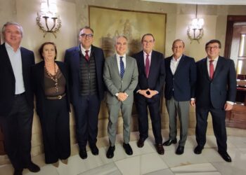 Encuentro de la Mesa del Turismo de España con el vicesecretario general de Partido Popular