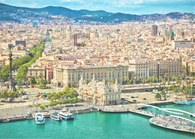 La Mesa del Turismo advierte de la pérdida de competitividad de Barcelona ante la propuesta de triplicar la tasa turística a los cruceristas